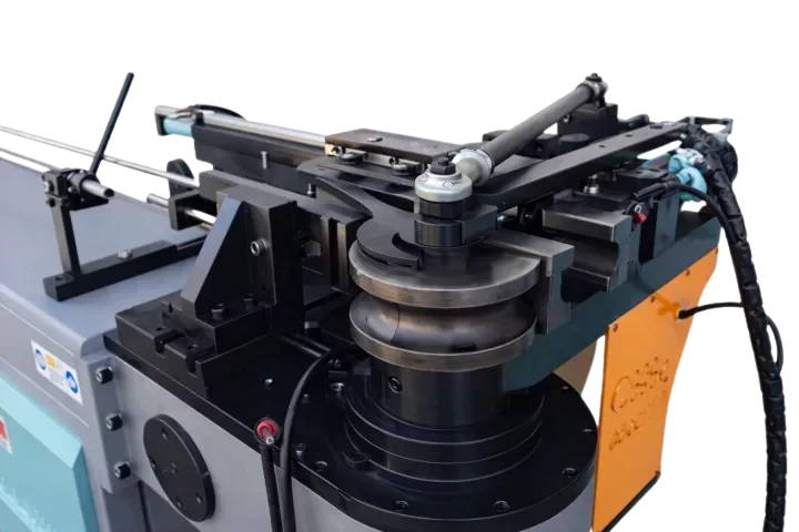 Giętarka trzpieniowa CNC Servo CESURBEND PBNC-90 — widok maszyny